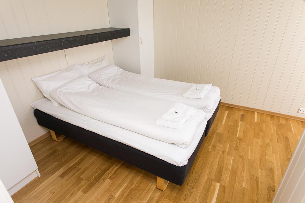 Mones Feriesenter Apartment Mandal Bilik gambar